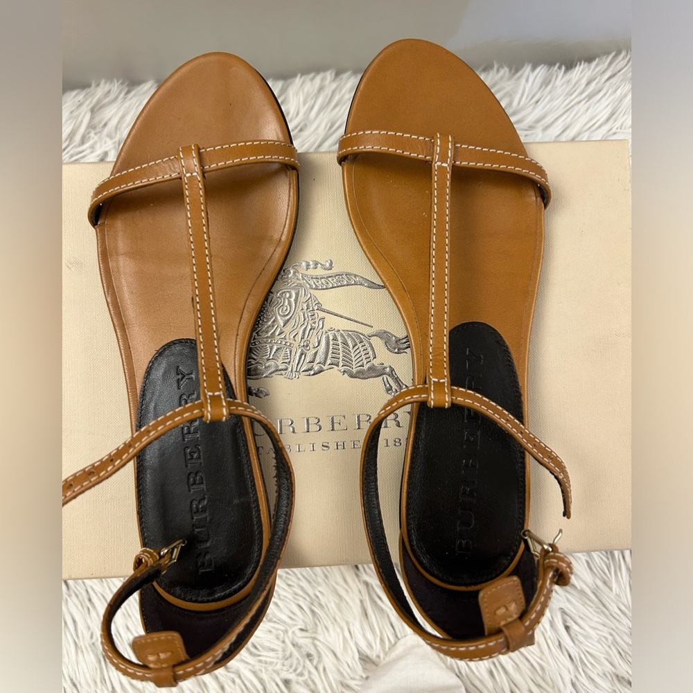 Burberry tan sandals size 36